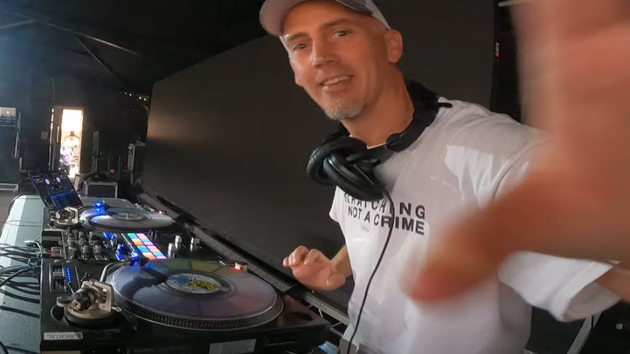 DJ Woody – Live from the Barn Stage