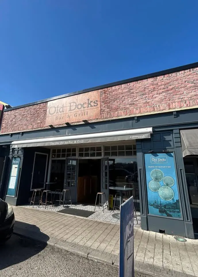 The Old Docks Bar & Grill